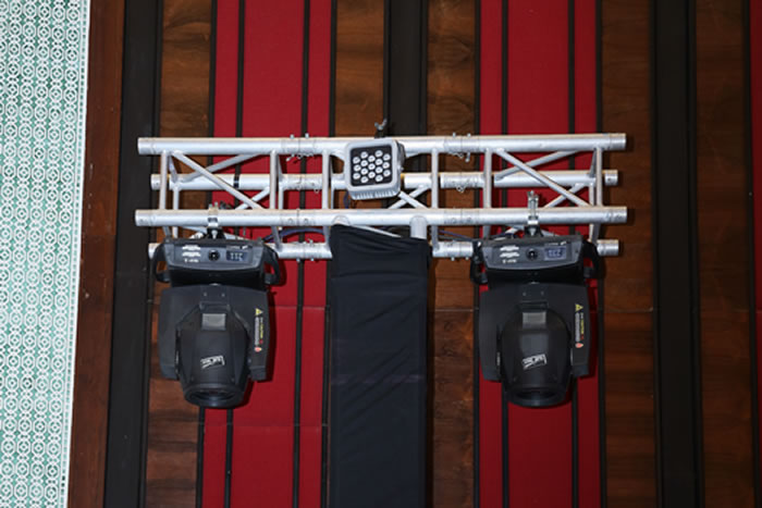 Intelligent Light on Truss